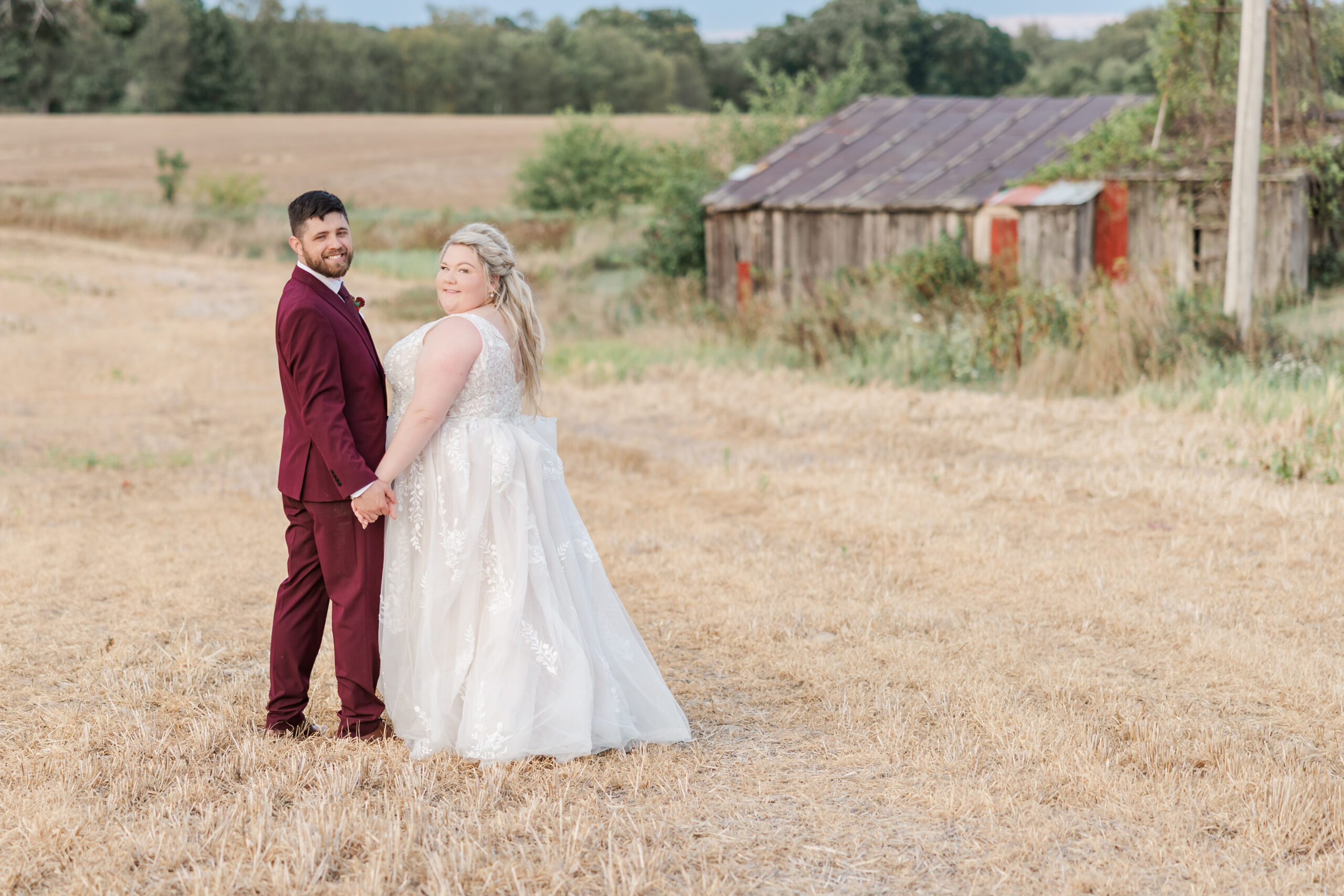 Michigan Wedding Photographer - Southeast Michigan - Rustic Escapes - Barn Wedding - High Ending Full Wedding Photography Experience - Harper Photography